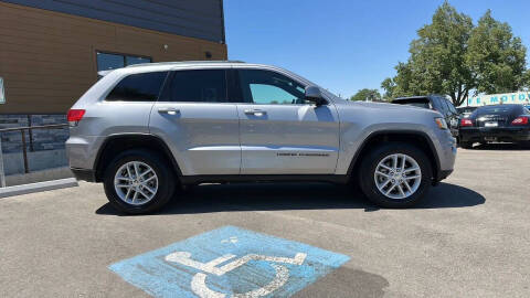2018 Jeep Grand Cherokee Laredo E