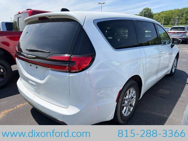 2023 Chrysler Pacifica Touring L