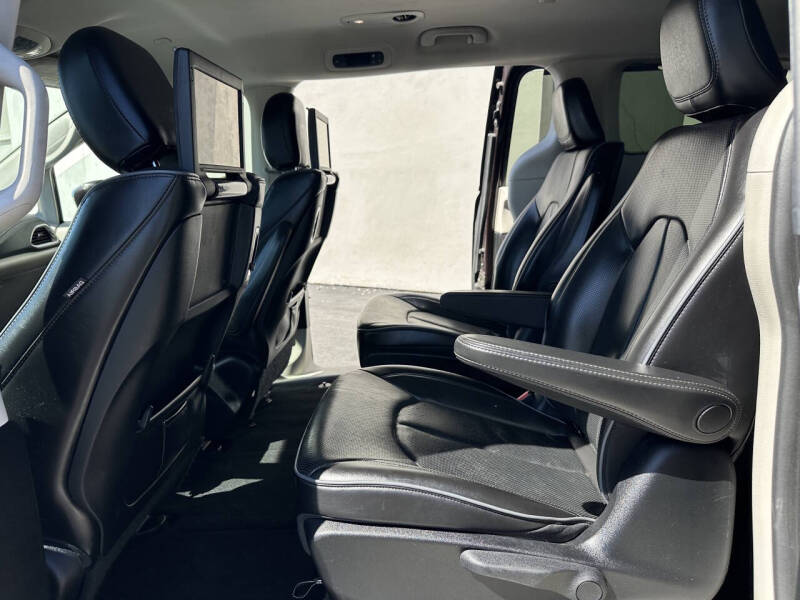2018 Chrysler Pacifica Hybrid Limited