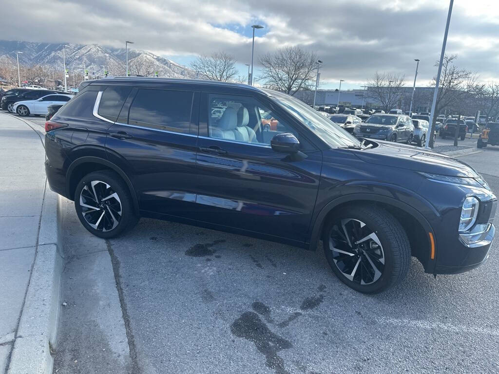 2024 Mitsubishi Outlander for sale at Axio Auto Boise in Boise, ID