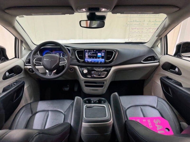 2024 Chrysler Pacifica Touring L - Photo 22