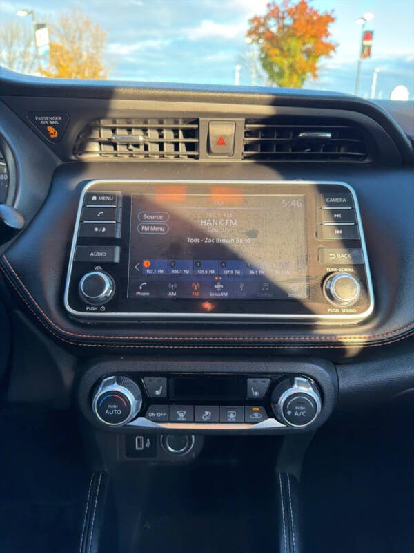 2020 Nissan Kicks SR