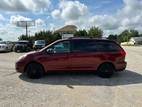 2006 Toyota Sienna for sale at GREENFIELD AUTO SALES in Greenfield IA