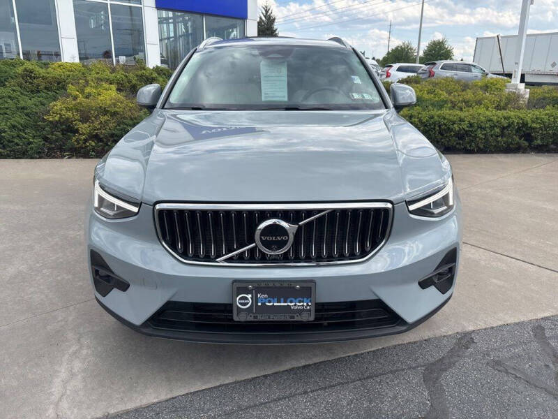 2024 Volvo XC40 B5 Plus Bright Theme