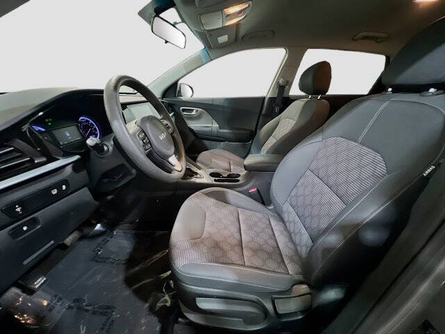 2022 Kia Niro LX