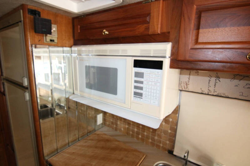 1997 FORETRAVEL U295