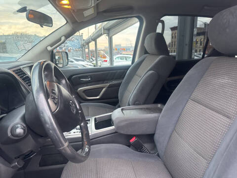 2015 Nissan Armada SV