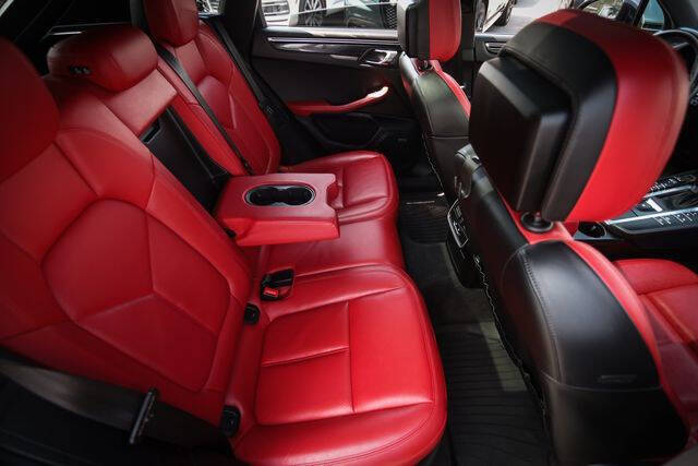 2015 Porsche Macan S