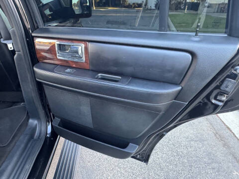 2017 Lincoln Navigator Select