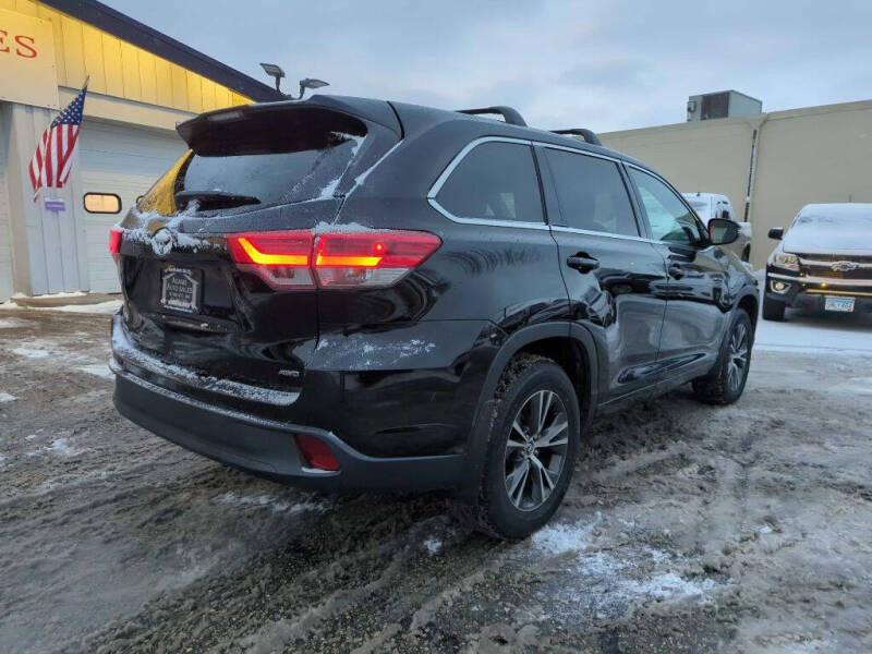 2017 Toyota Highlander LE