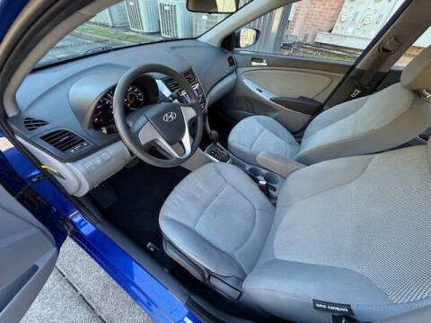 2012 Hyundai Accent GLS