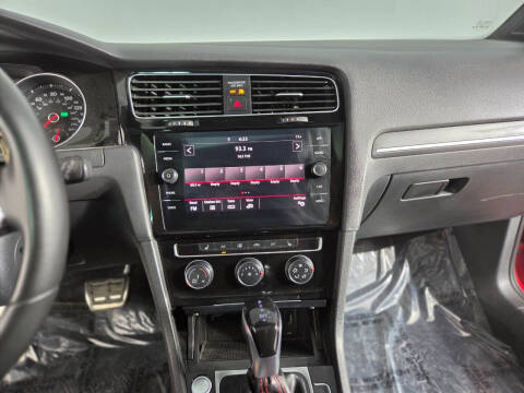 2020 Volkswagen Golf GTI SE