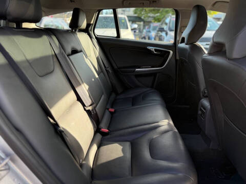 2015 Volvo V60 T5 Drive-E Platinum