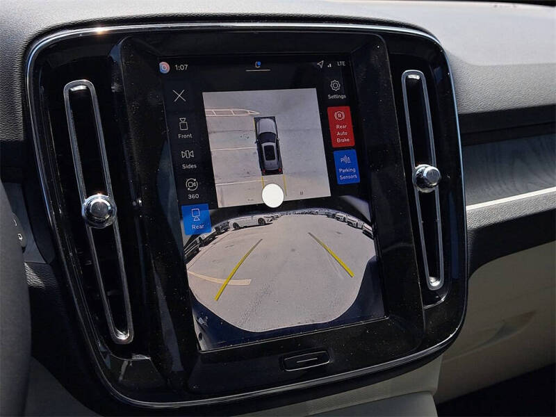 2026 Volvo XC40 B5 Plus