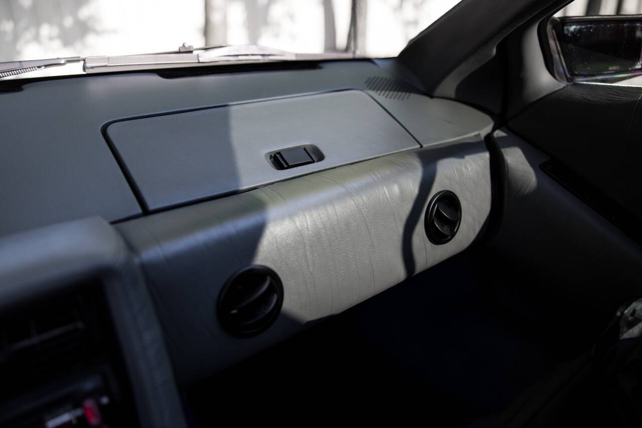 1981 DeLorean DMC-12 39