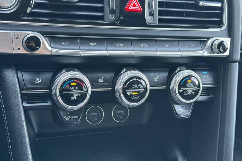 2022 Genesis G70