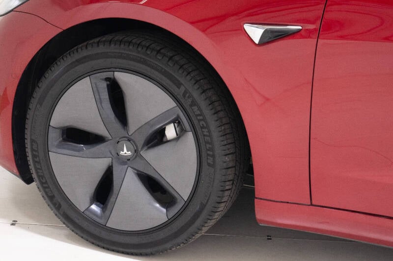 2019 Tesla Model 3 Base photo 81