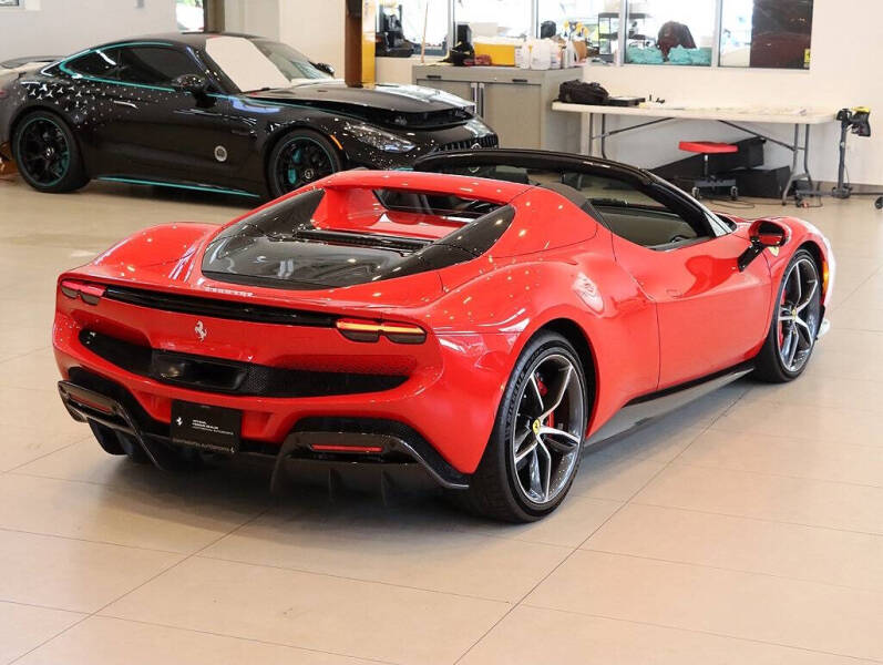 2024 Ferrari 296 GTS