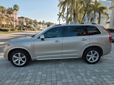 2016 Volvo XC90 T8 eAWD Momentum