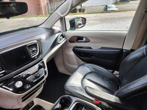 2017 Chrysler Pacifica Touring Plus