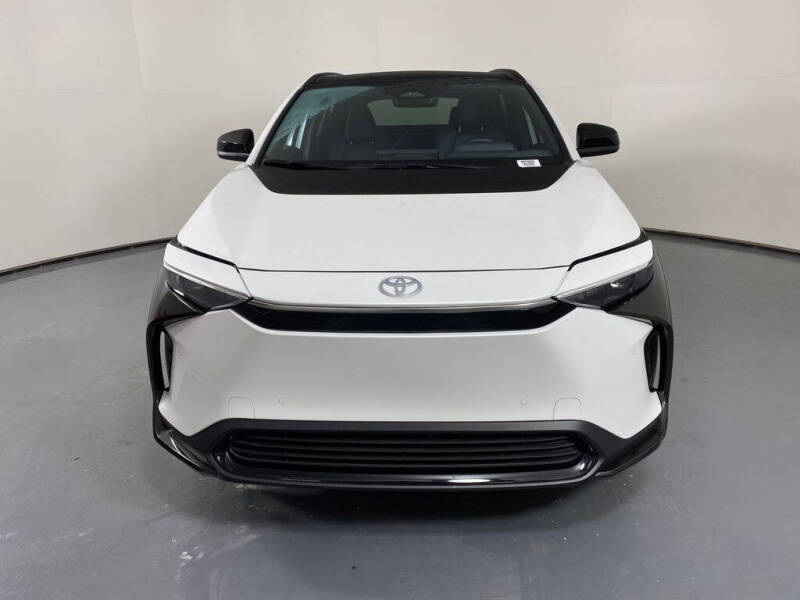 Used 2024 Toyota bZ4X XLE with VIN JTMAAAAA5RA047319 for sale in Lighthouse Point, FL