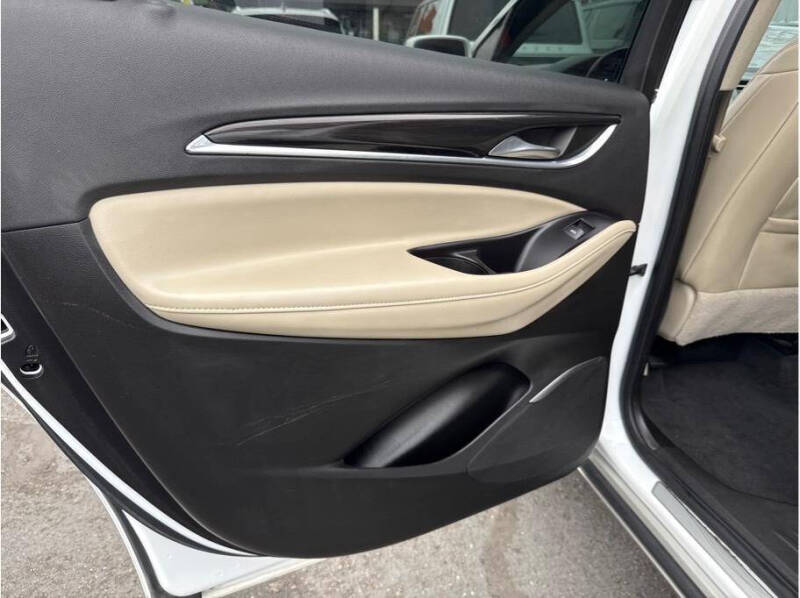 2020 Buick Enclave Essence