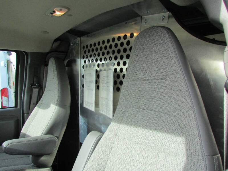 2025 Chevrolet Express 2500