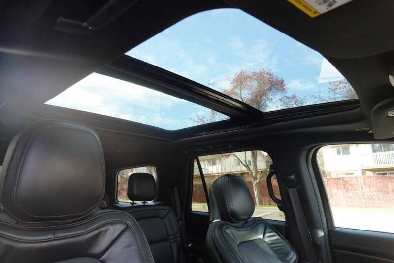 2019 Lincoln Navigator Select