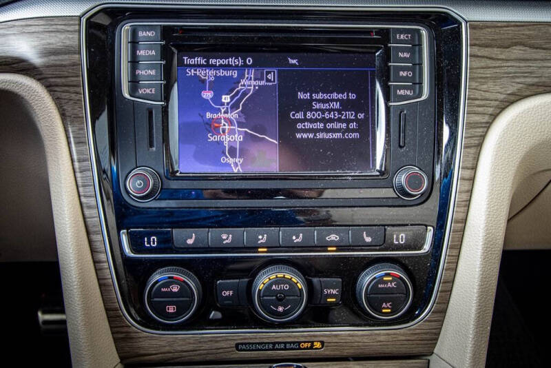 2017 Volkswagen Passat 1.8T SEL Premium