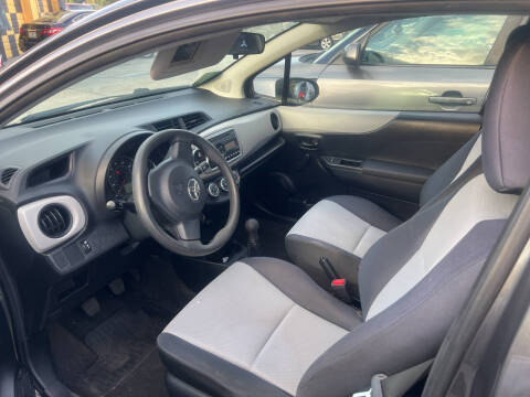 2014 Toyota Yaris 3-Door LE