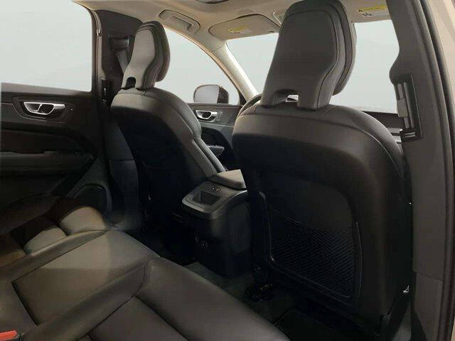 2025 Volvo XC60 B5 Core Dark Theme
