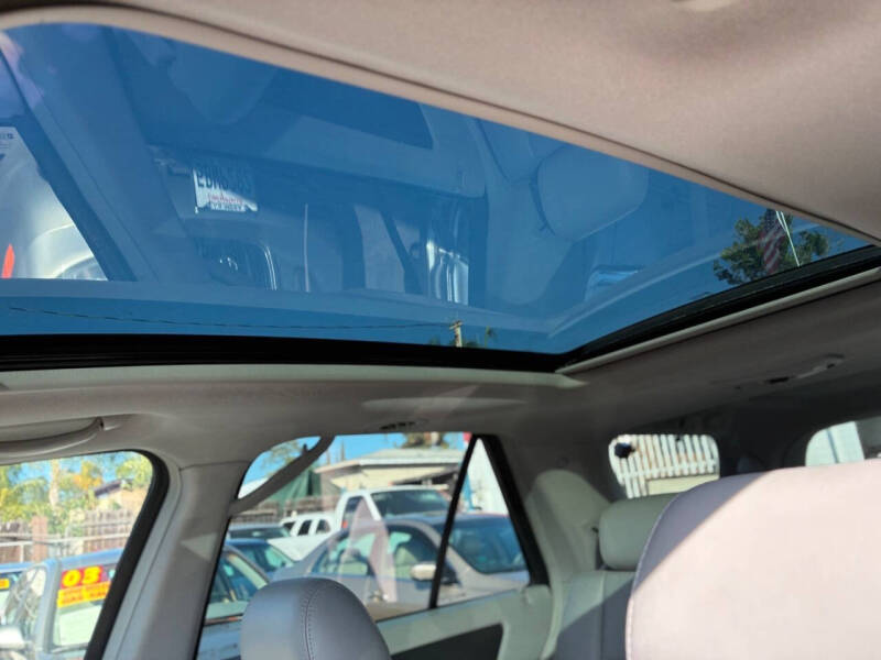 2004 Cadillac SRX