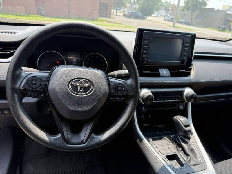 2019 Toyota RAV4 LE