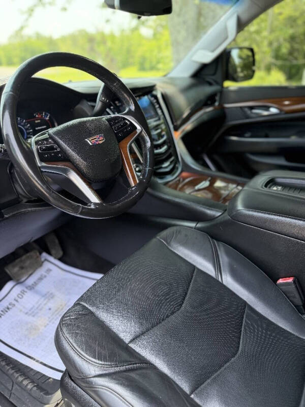 2018 Cadillac Escalade Luxury