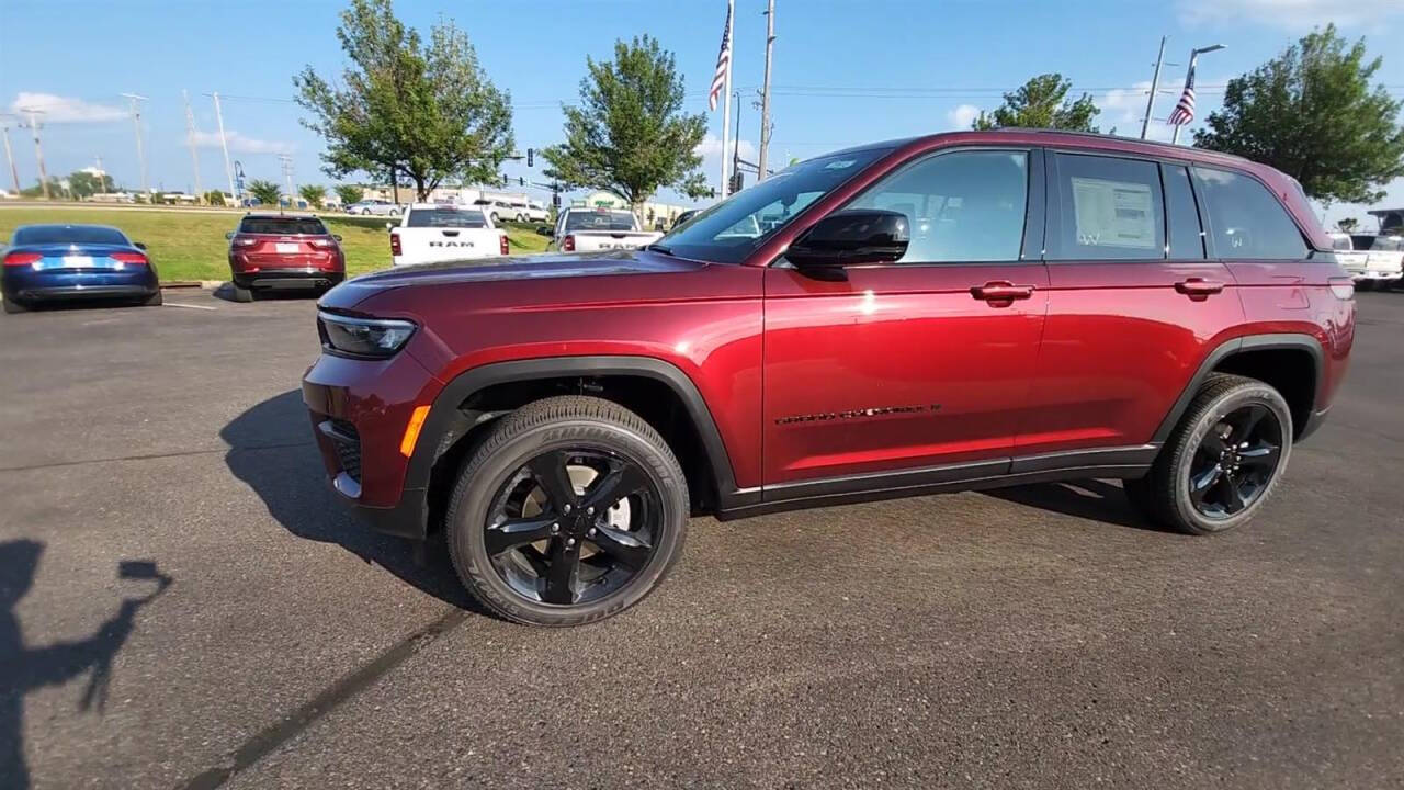 2024 Jeep Grand Cherokee for sale at Victoria Auto Sales in Victoria, MN