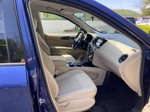 2017 Nissan Pathfinder S