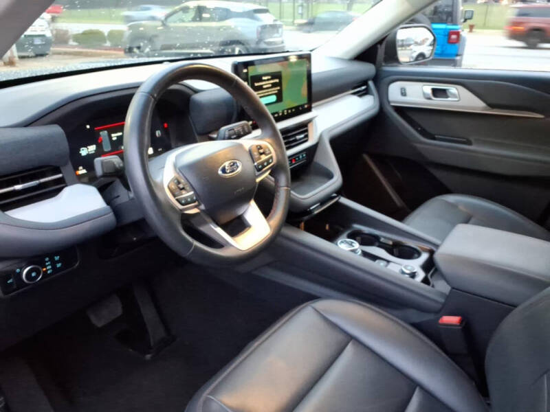 2025 Ford Explorer Active