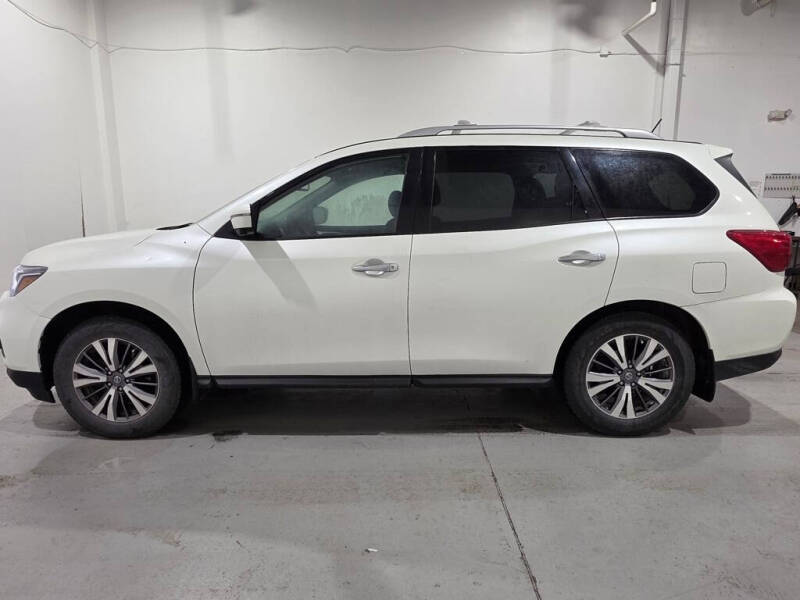 2017 Nissan Pathfinder SL