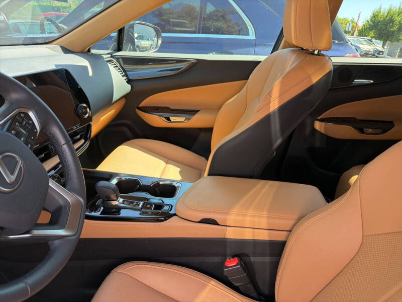 2025 Lexus NX 250 Premium
