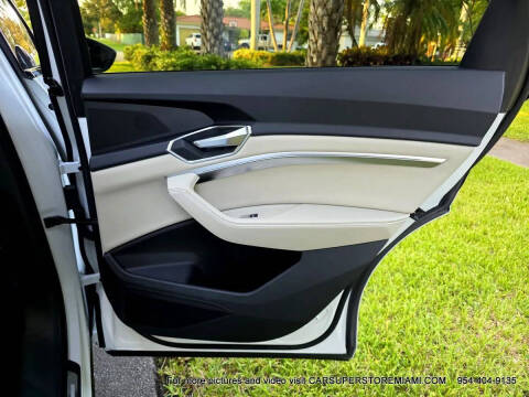 2021 Audi e-tron quattro Premium