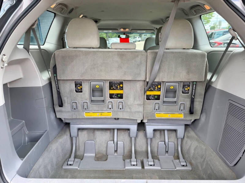 2014 Toyota Sienna L 7-Passenger