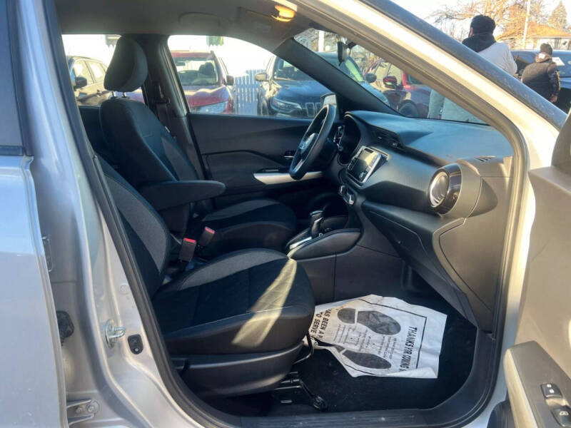 2020 Nissan Kicks SV