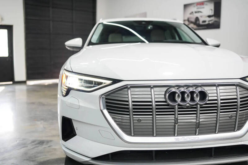 2019 Audi e-tron quattro Premium Plus