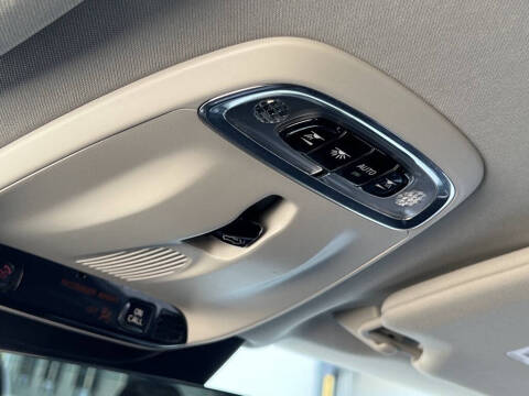 2022 Volvo XC90 T5 Momentum