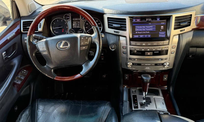 2013 Lexus LX 570