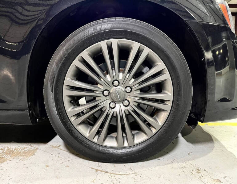 2014 Chrysler 300 C John Varvatos Limited Edition