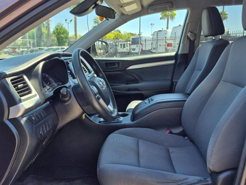 2017 Toyota Highlander LE