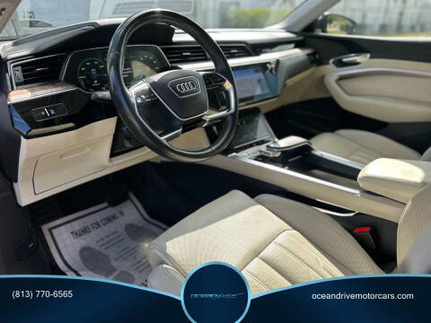 2019 Audi e-tron quattro Prestige