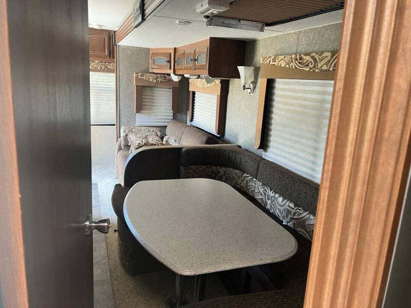 2015 Coachmen RV Freedom Express