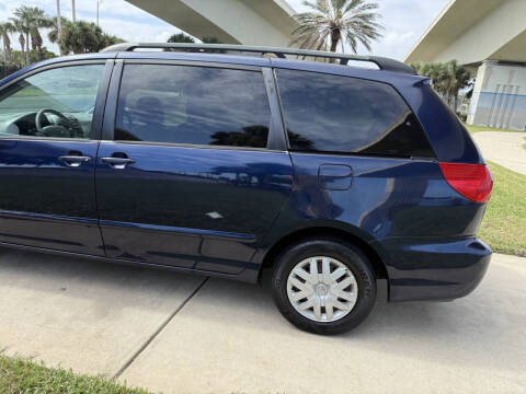 2007 Toyota Sienna CE 7-Passenger